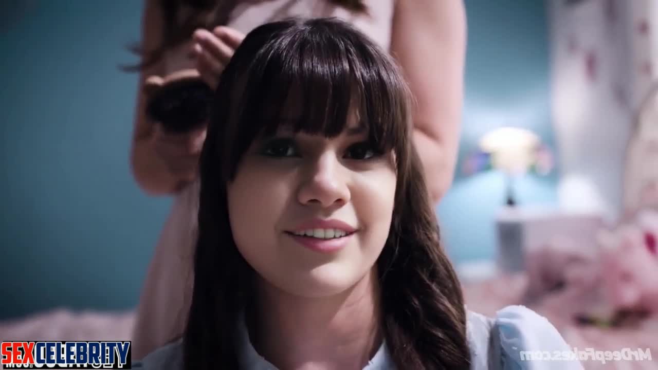 Tattooed stepfather licked her virgin pussy (Selena Gomez adult tapes) - DeepFakesCeleb