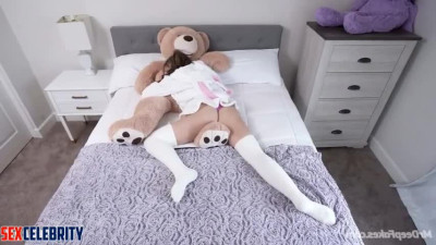 Tiny stepsis Ariel Winter tricked into fucking //deepfakes