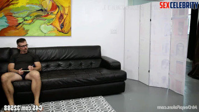 He couldn't resist her smooth pussy - Kaley Cuoco smart face change