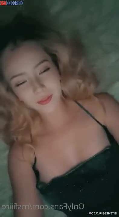 Korean star IU 이지은 딥 페이크 에로틱 stayed alone and wanted fuck you - DeepFakesCeleb