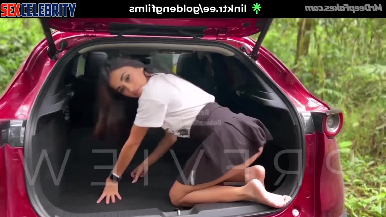 Antonela Roccuzzo will please me everywhere even at the nature real fake