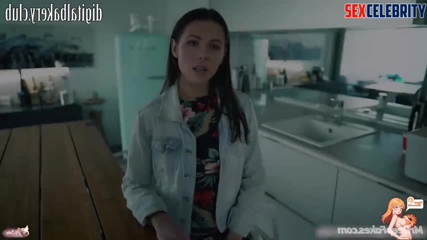 She makes the best footjob in the world / Kate Beckinsale adult tapes