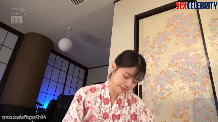 IVE (아이브) / Creampie for my sexy stepmommy - Wonyoung 장원영 섹스 장면