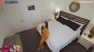 Fake Ariana Grande pleasing herself with two toothbrushes - DeepFakesCeleb