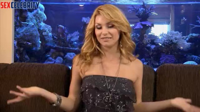 Fake Amanda Lear loves to fingering her pussy like a bitch and like a whore - DeepFakesCeleb