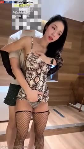 Hot AI HK Puinam (佩男) - The guy masturbates her pussy