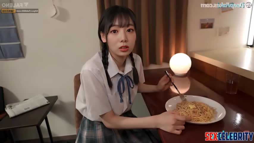 Schoolgirl sucking cock instead of noodles eating, Kim Go-eun 김고은 포르노 ai