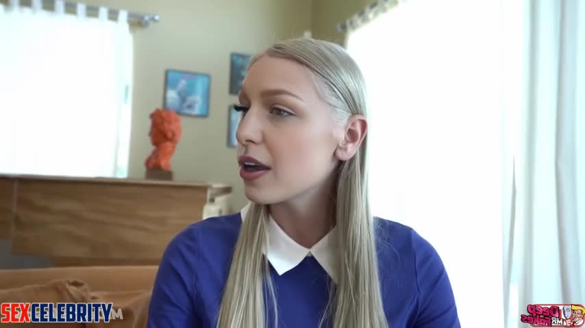 She is not shy about undressing in front of strangers, ai Melissa Benoist