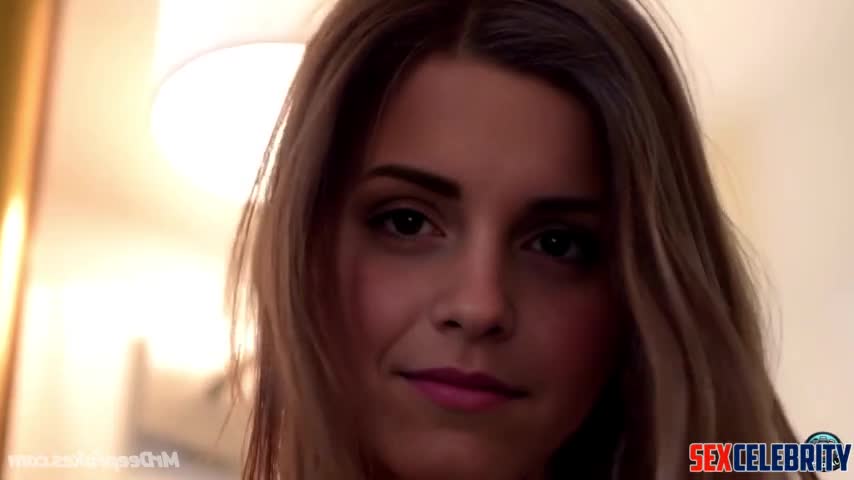 Beauty Emma Watson showed her all charms that night / pmv ai erotic