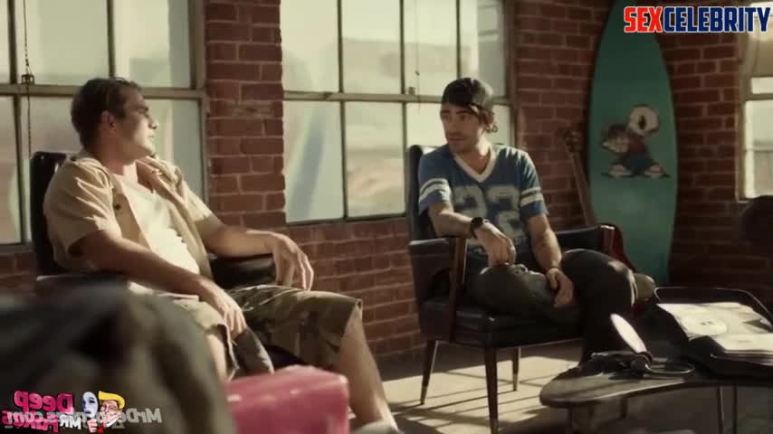 Ariana Grande and Sabrina Carpenter deepfake in hot threesome with insecure guy