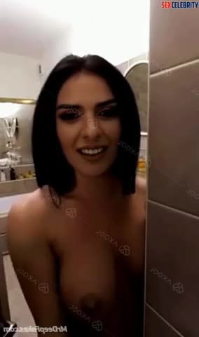 She wants to fuck you in the bathroom - Cuca Roseta solo fakeapp