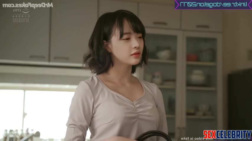 하니 Hanni skipped work cause her man got horny 뉴진스 NewJeans 누드 nude